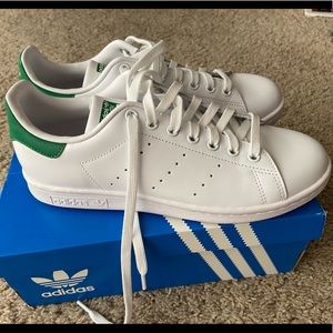Stan Smiths barely worn size 8